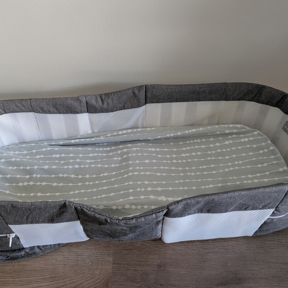 Gray and White Baby Bassinet - Picture 1 of 6